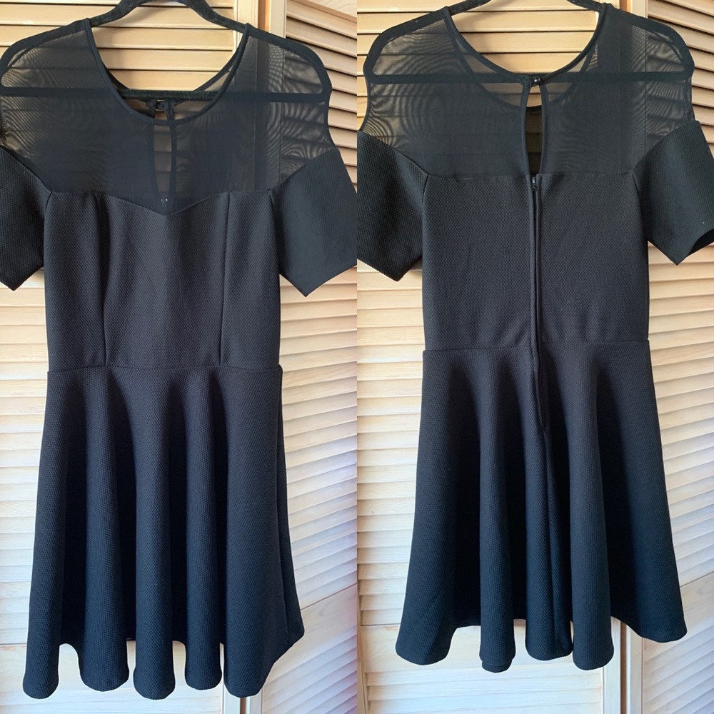 ✨🤩black mesh neck skater dress🤩✨